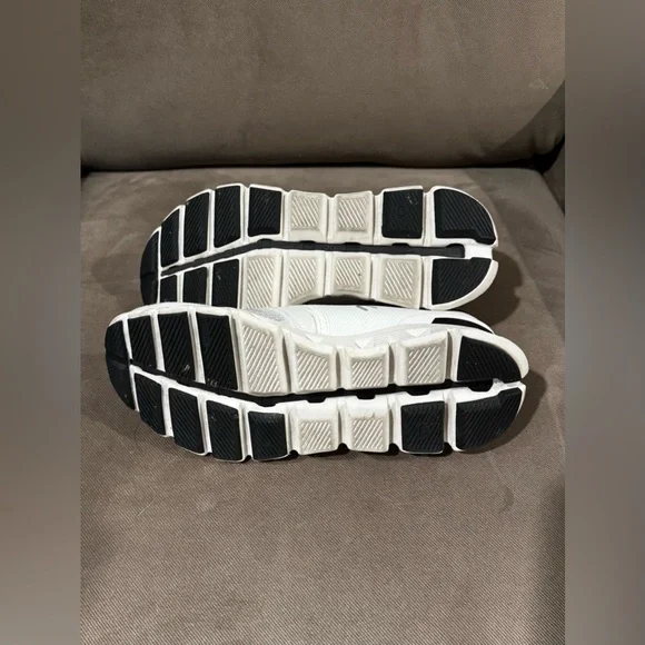 On Cloud Women’s Cloud X Athletic Shoes - Picture 5 of 7